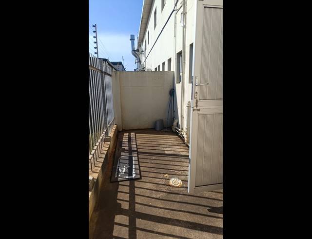 96M² BUSINESS CENTRE TO LET IN BALLITO DISTRICT